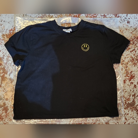 Black Kids Short Sleeve Tee with Smiley - Picture 1 of 2